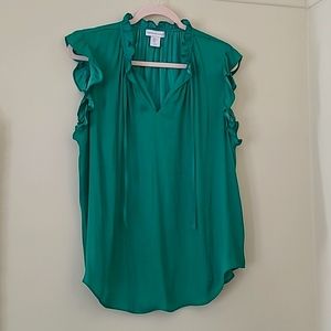 Green ruffled neck and cap sleeve blouse XL